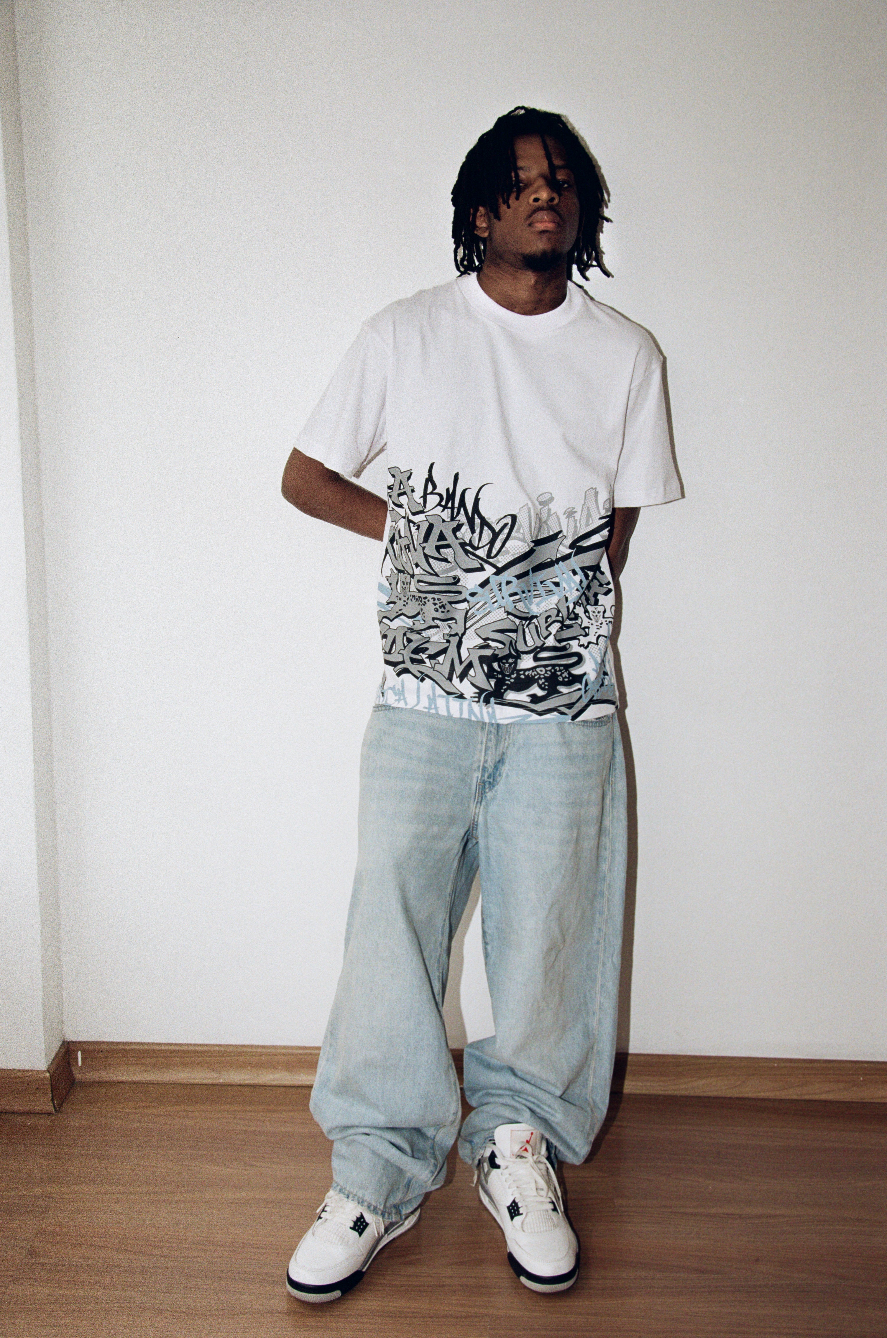 CAMISETA SURVIVAL GRAFITTI [BRANCA]